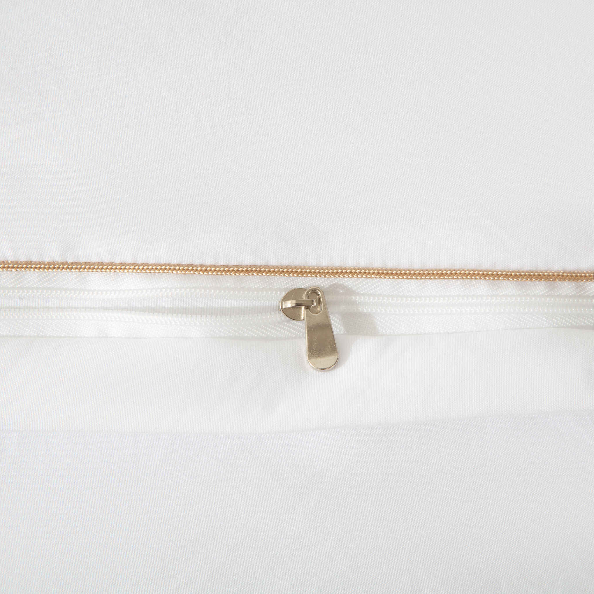 Biała Pościel z Satyny 140x200 ze Złotą Lamówką