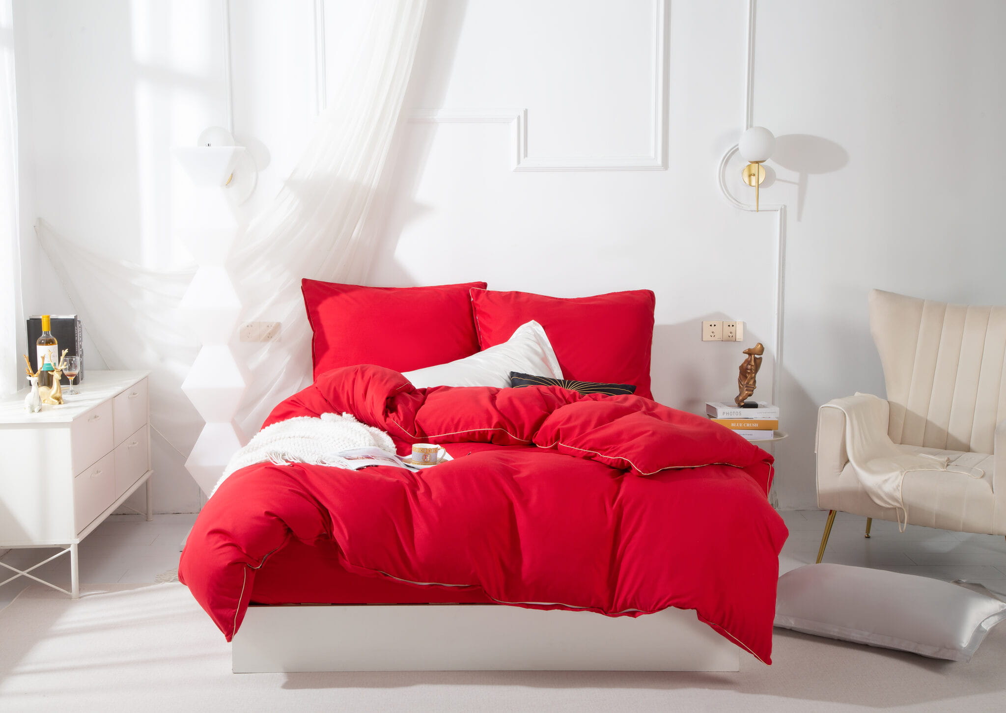 Czerwona Pościel z  Satyny ze Złotą Lamówką 160x 200 view 3